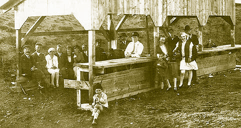 Getrnkestand bei der Flughalleneinweihung im Juni 1929